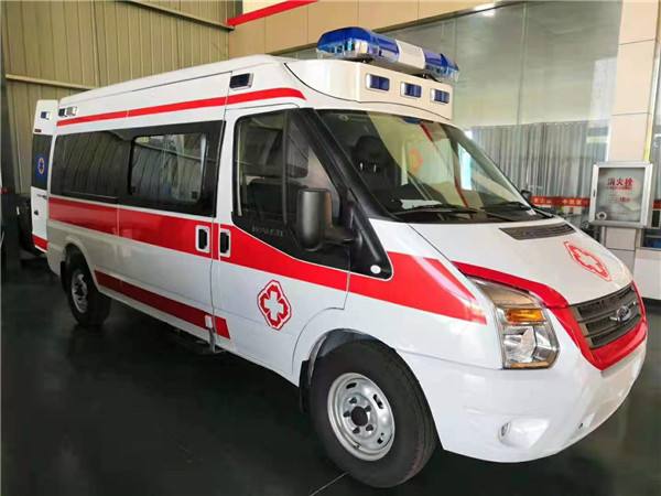安多县福特V362救护车